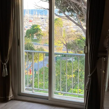 Grande Bord De Mer, Face Au Port Santa Lucia * Saint-Raphaël