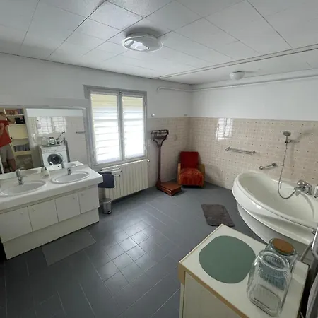 Grande Bord De Mer, Face Au Port Santa Lucia