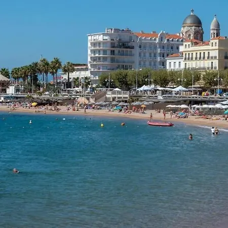 Grande Bord De Mer, Face Au Port Santa Lucia Vila
