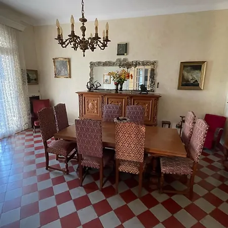 Grande Bord De Mer, Face Au Port Santa Lucia *