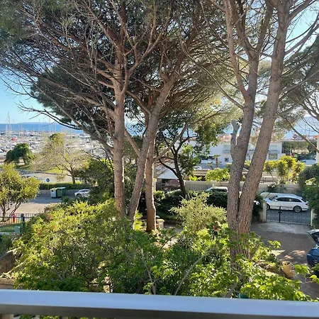 Grande Bord De Mer, Face Au Port Santa Lucia Сен-Рафаэль