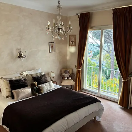 Grande Bord De Mer, Face Au Port Santa Lucia * Saint-Raphaël