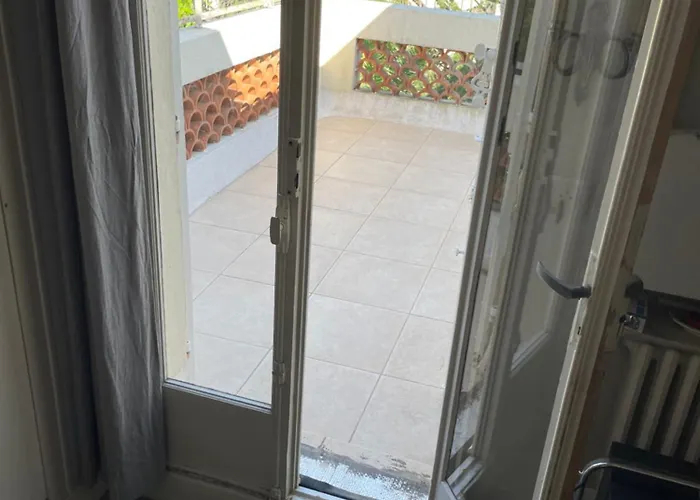 Grande Bord De Mer, Face Au Port Santa Lucia