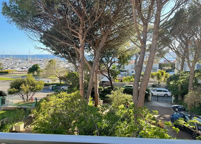 Grande Bord De Mer, Face Au Port Santa Lucia Saint-Raphaël