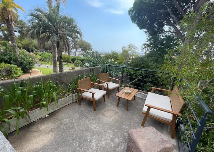 Grande Bord De Mer, Face Au Port Santa Lucia Saint-Raphaël