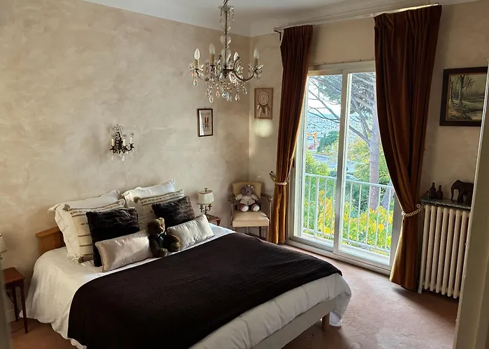 Grande Bord De Mer, Face Au Port Santa Lucia * Saint-Raphaël